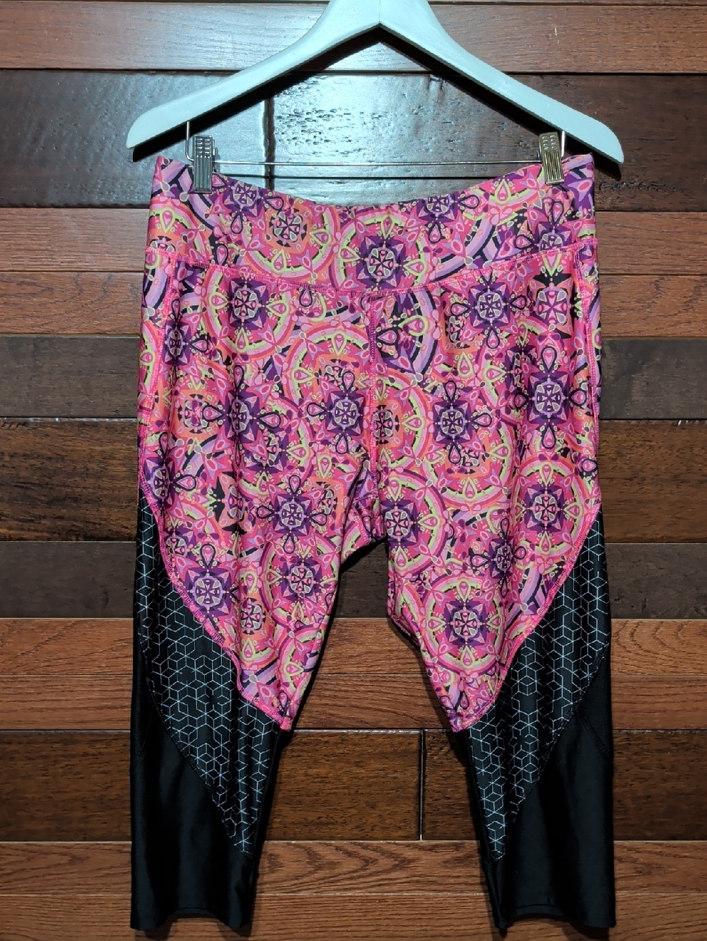 Danskin Now Black & Pink Printed Active Crop Leggings